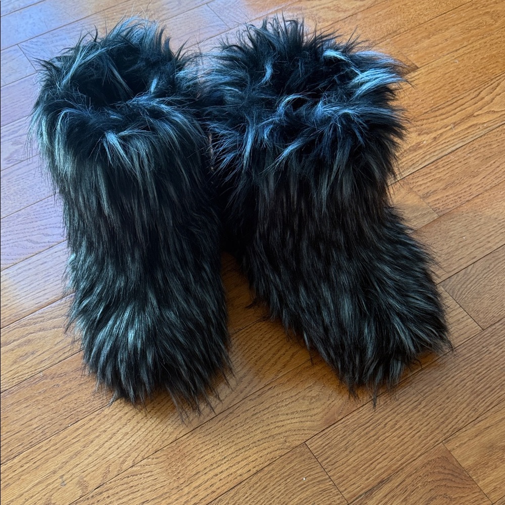 C.C Black Furry Winter Boots